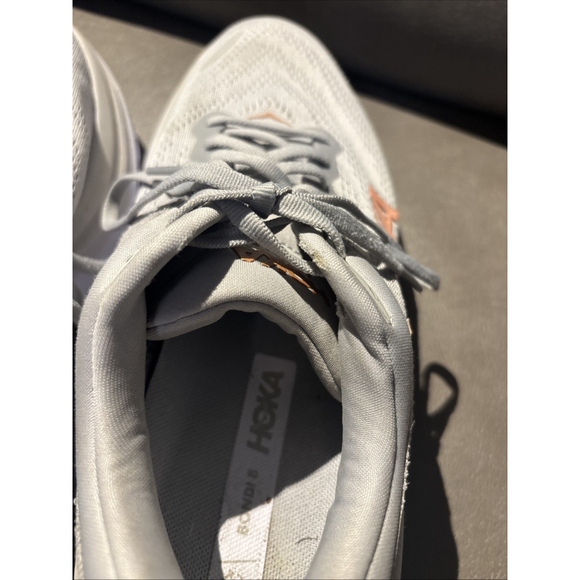 EUC WOMEN’S HOKA ONE BONDI 8 SIZE 11 B WIDE GREY PINK SHOES - Picture 10 of 12